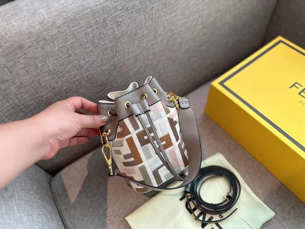 Hand Carry Bags - Image 2