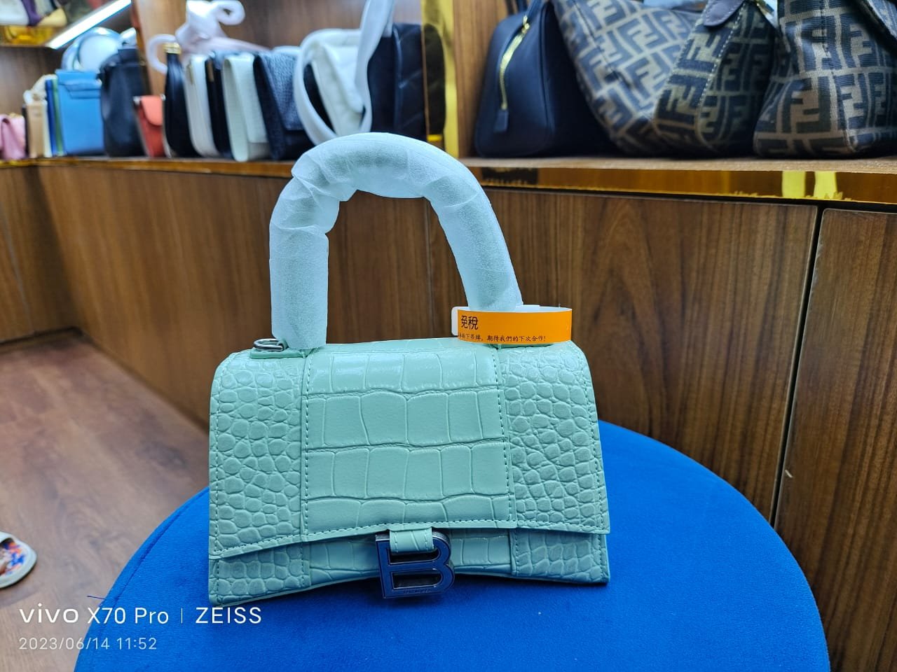 Hand Carry Bags - Image 3