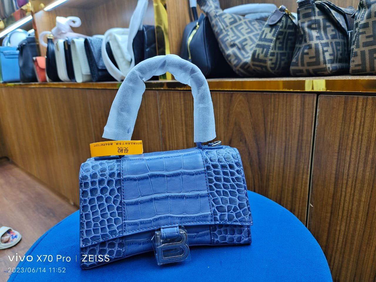 Hand Carry Bags - Image 2