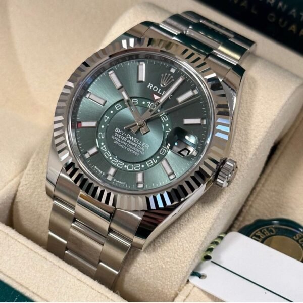 Elegant Wrist Watch