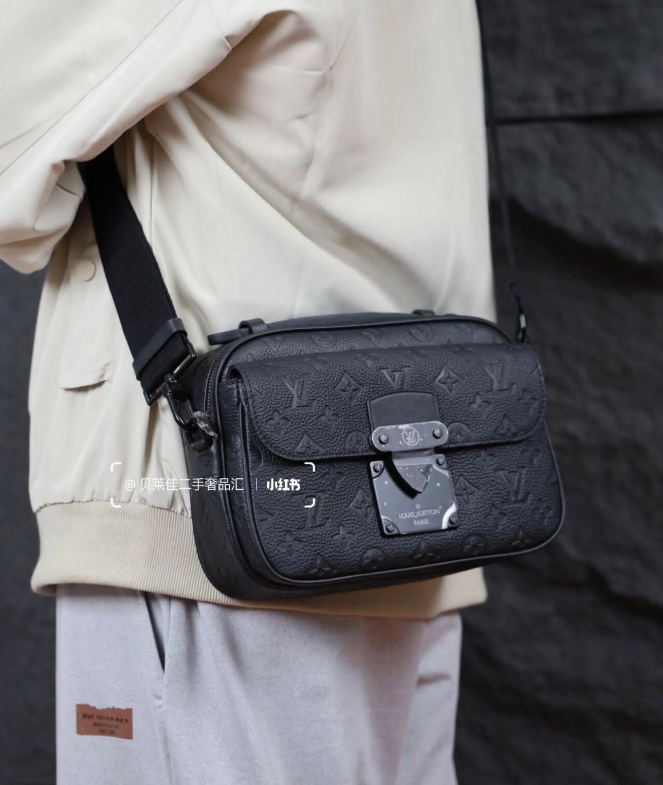 Hand Carry Bags - Image 2