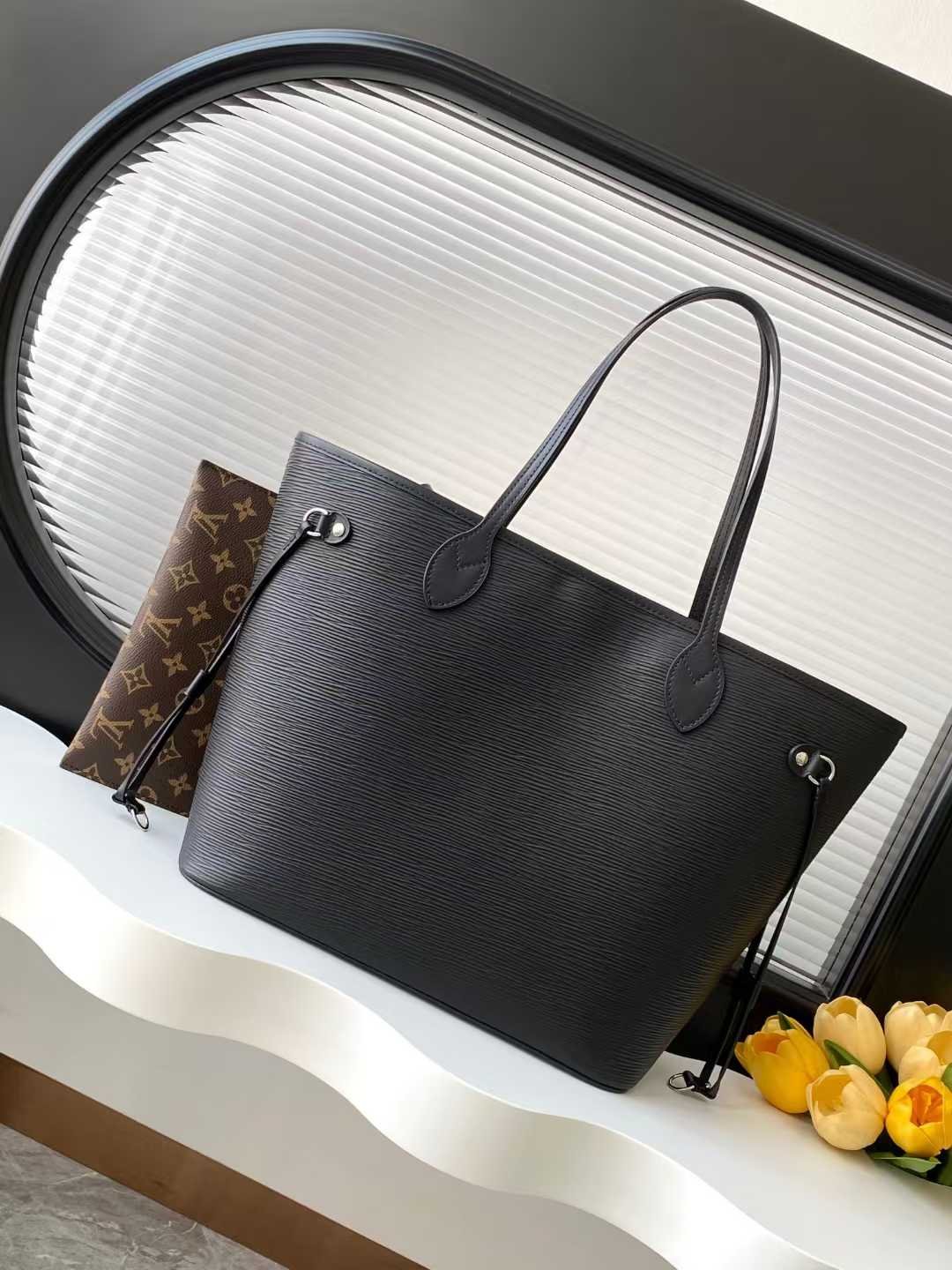 Hand Carry Bags - Image 2