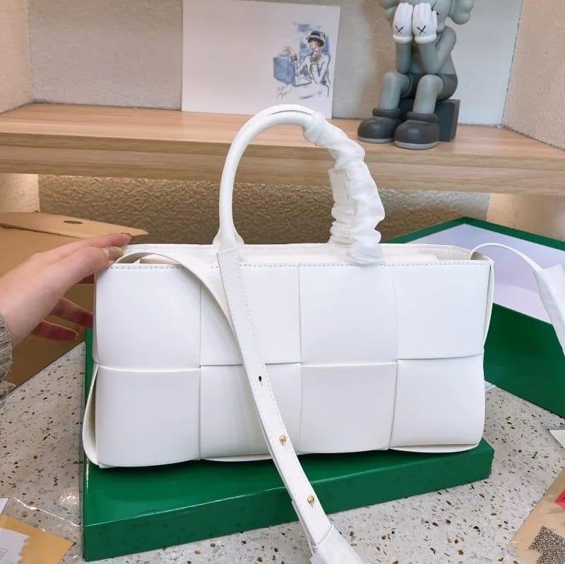 Hand Carry Bags - Image 4