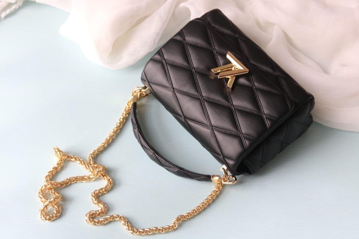 Hand Carry Bags - Image 2