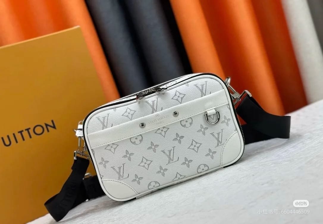 Hand Carry Bags - Image 3