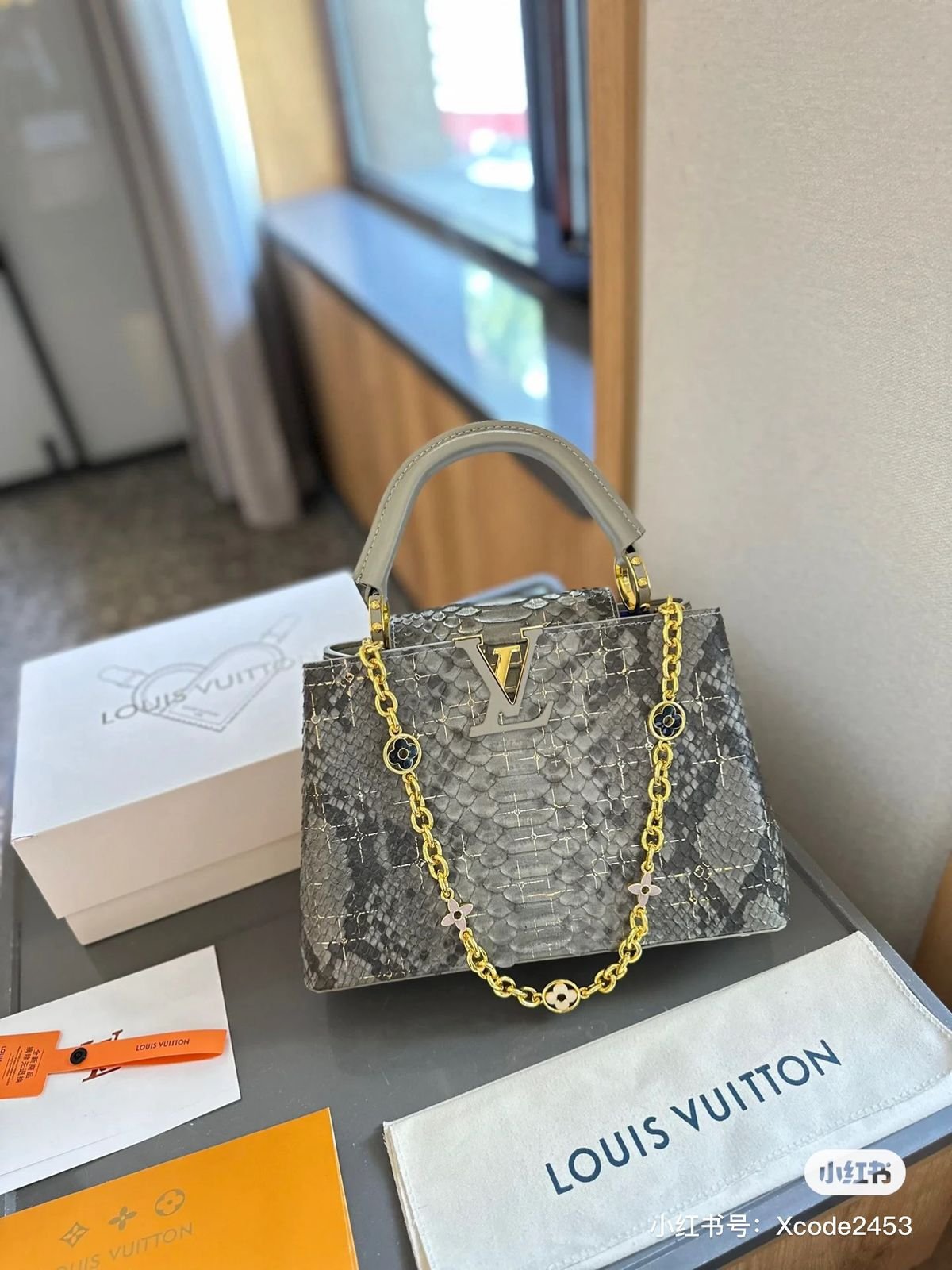 Hand Carry Bags - Image 4