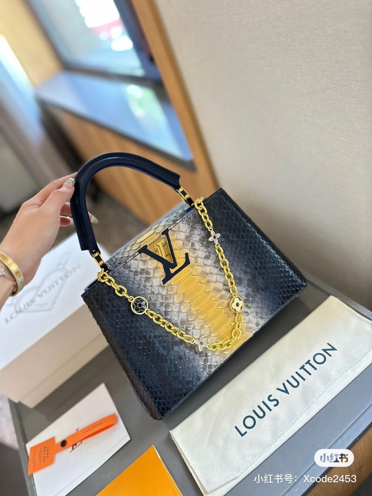 Hand Carry Bags - Image 2