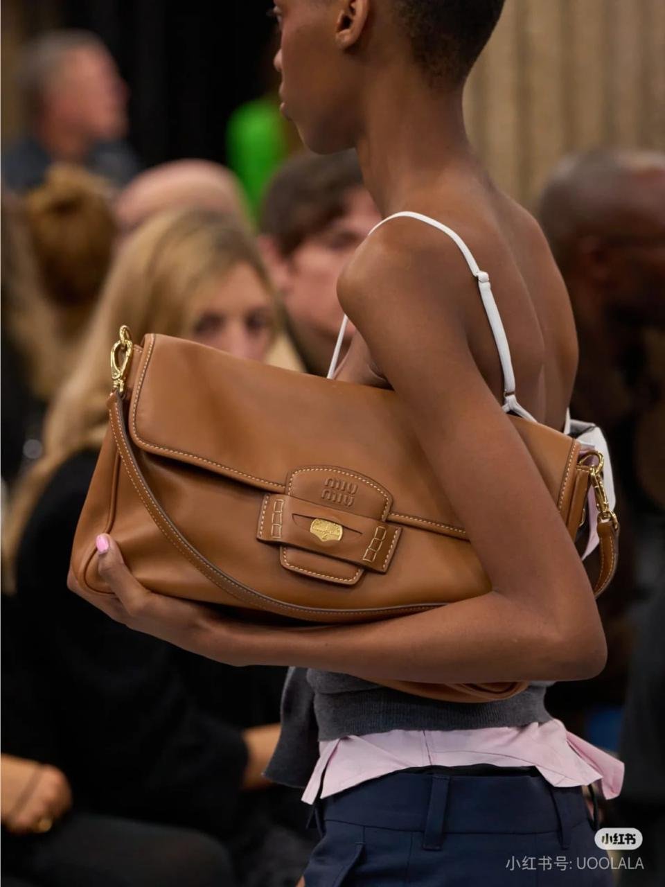 Hand Carry Bags - Image 3