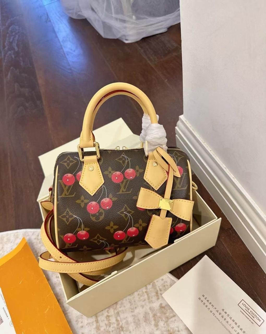 Hand Carry Bags - Image 2